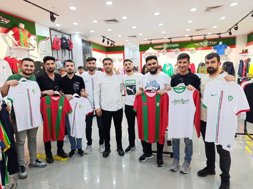 Özdemir İnşaattan Amed Spor'a destek